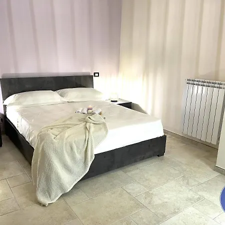 I Casere D V'Nginz - Holidays Apartments Mola di Bari Exterior foto
